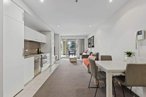 Glenelg Shores Apartment