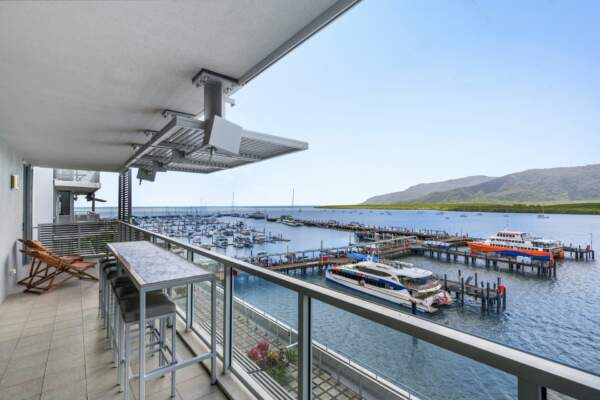24 Harbour Lights Water View Apartment