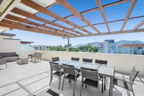 404 The Edge with Views
