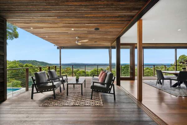 Coolum Scenic Getaway (Mountain & Ocean views only 15 minutes from the beach)