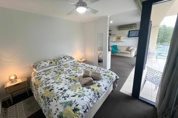 The Heart of Glenelg – Long stay only