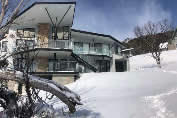 Smugglers Lodge – Luxury Ski In Ski Out Experience
