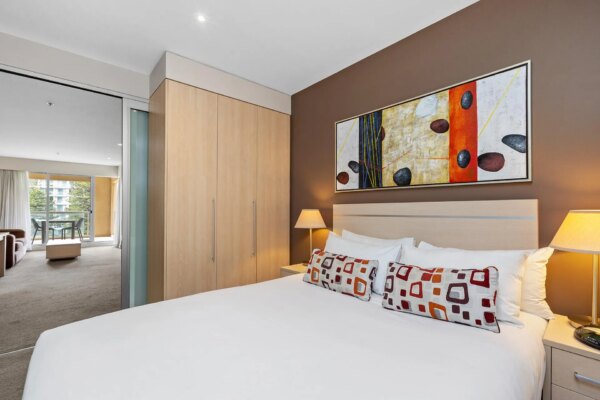 Glenelg Seaside Apartment