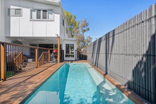 2/8 Pandanus (Beautiful townhouse walking distance to beach)