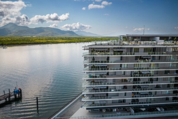 14 Harbour Lights with tranquil ocean views