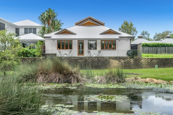 54 Ocean Drive Palm Cove