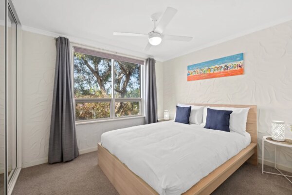 Sunny Siesta at Glenelg