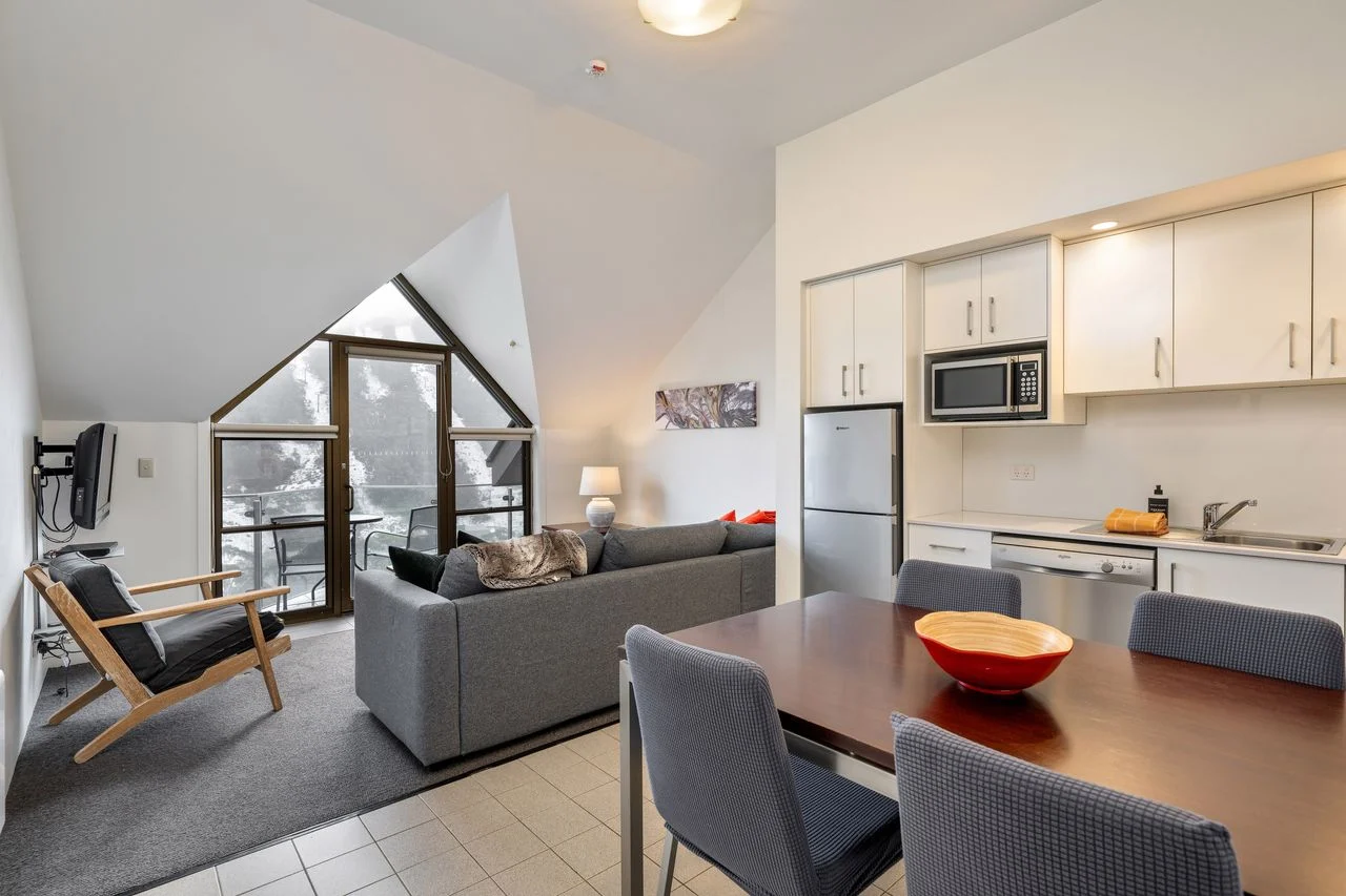 Lantern 31 – Balcony