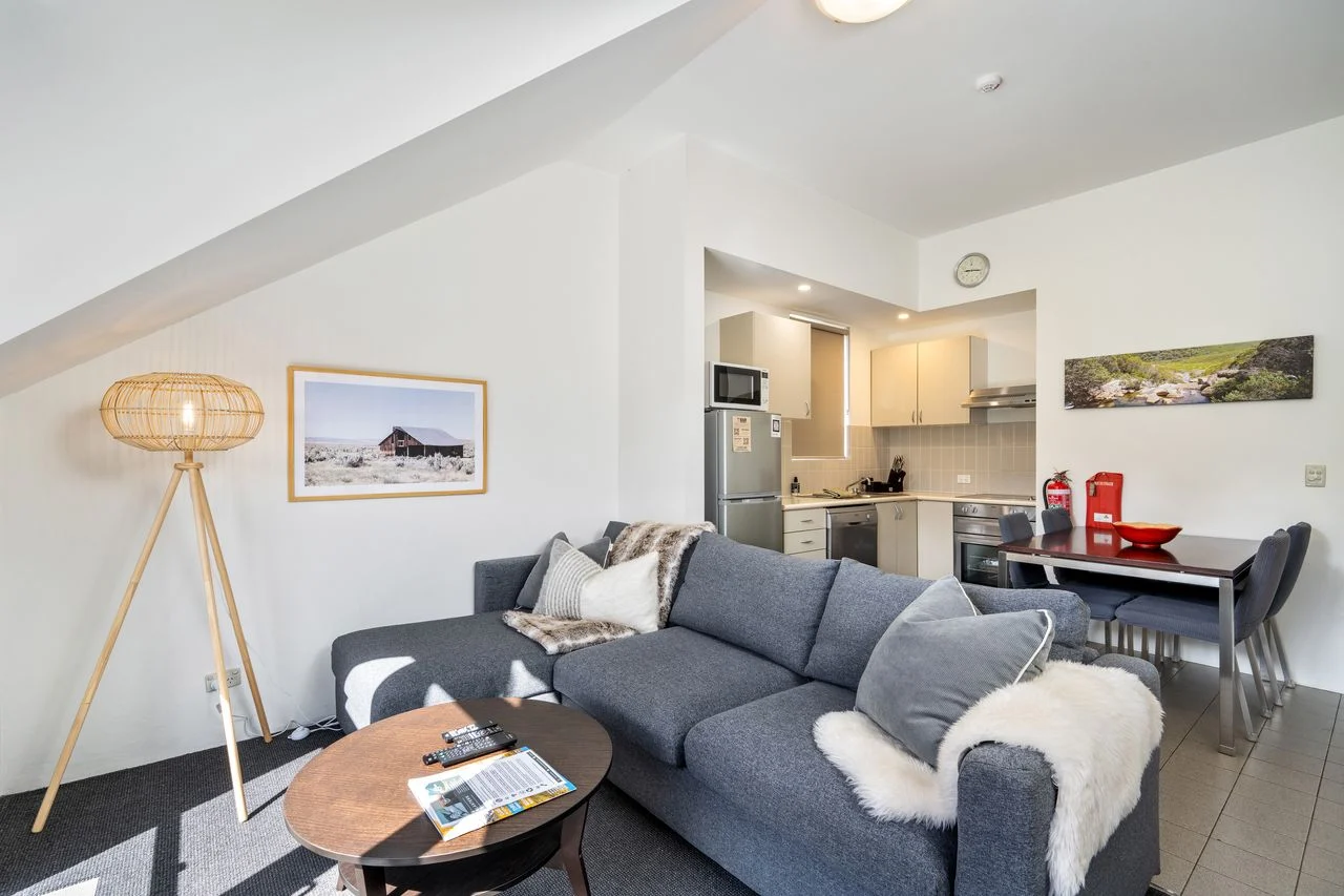 Lantern 33 – Balcony