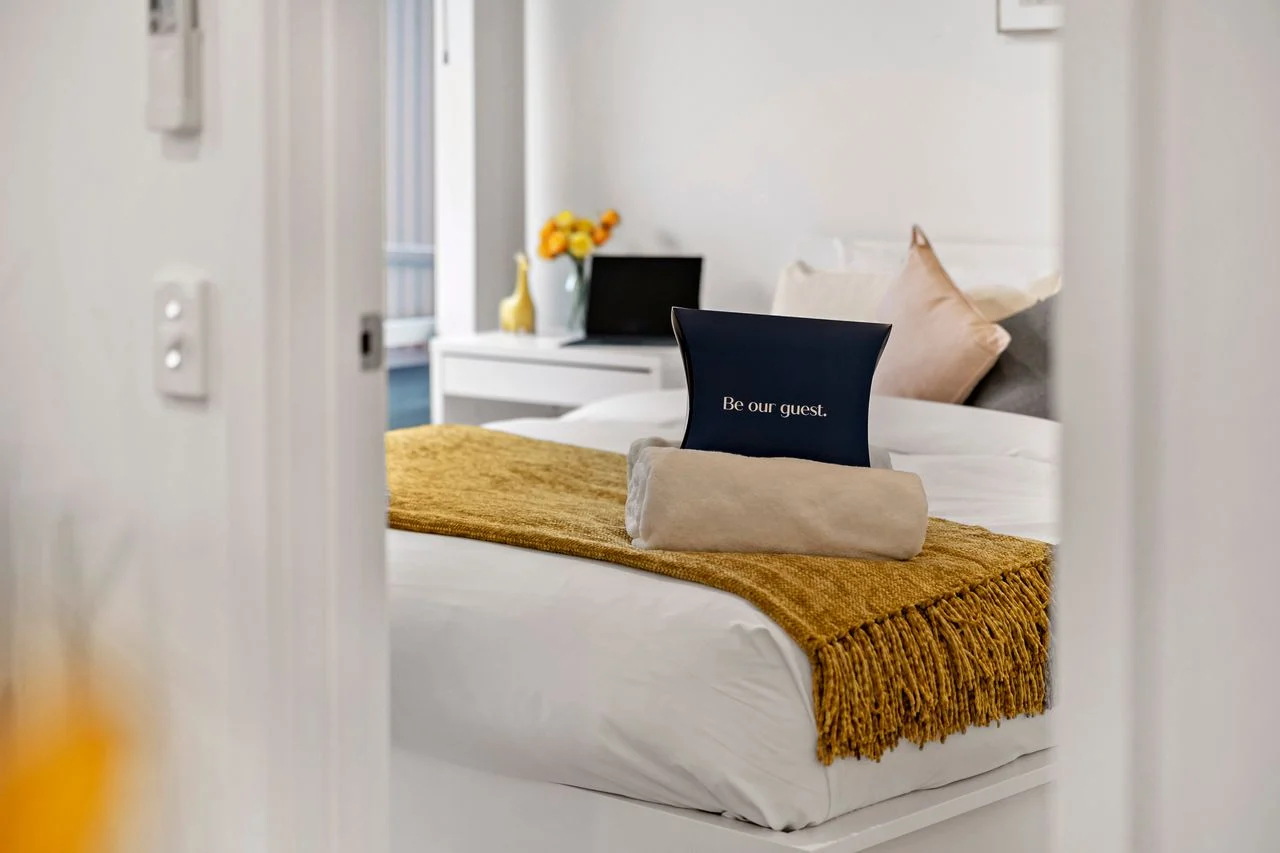 Rose – The Fringe Escape