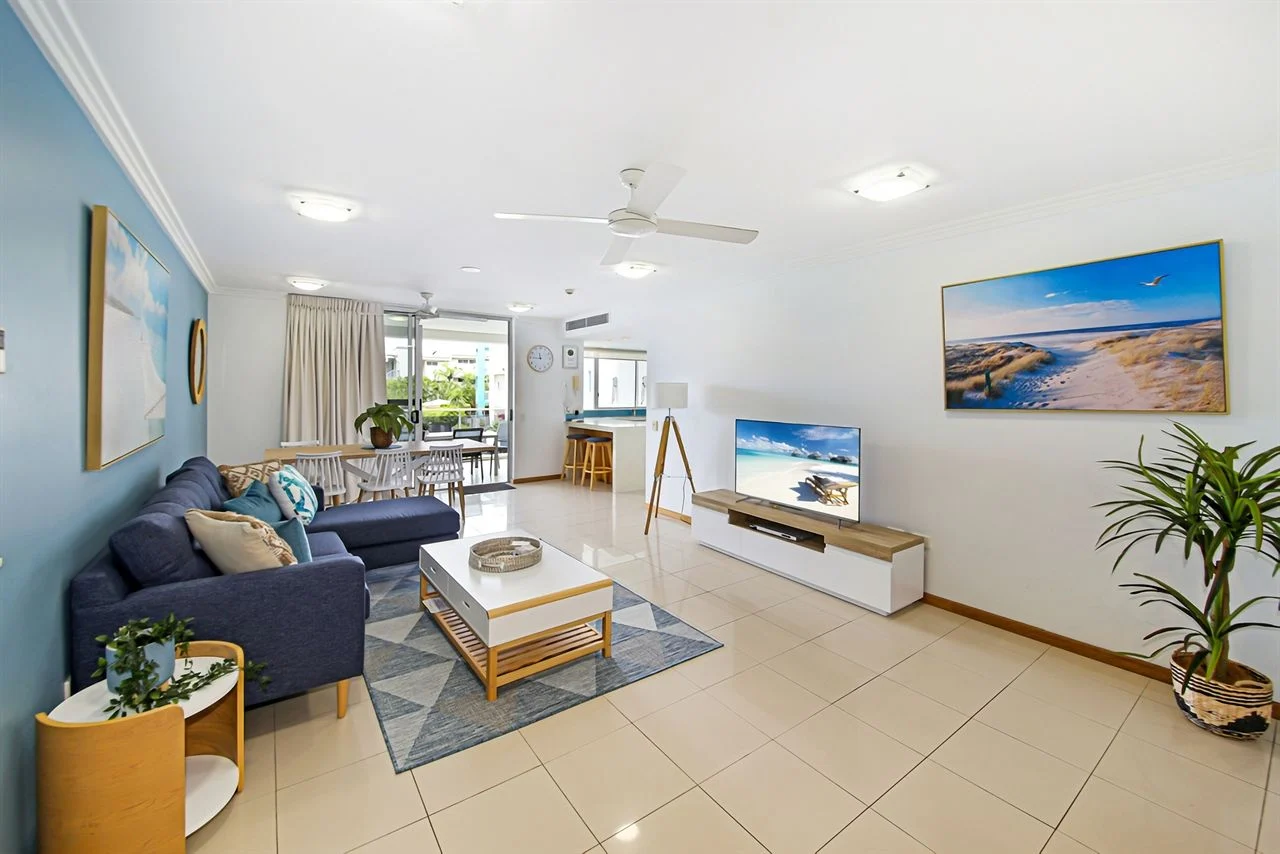 Central Coolum Penthouse with Rooftop Terrace