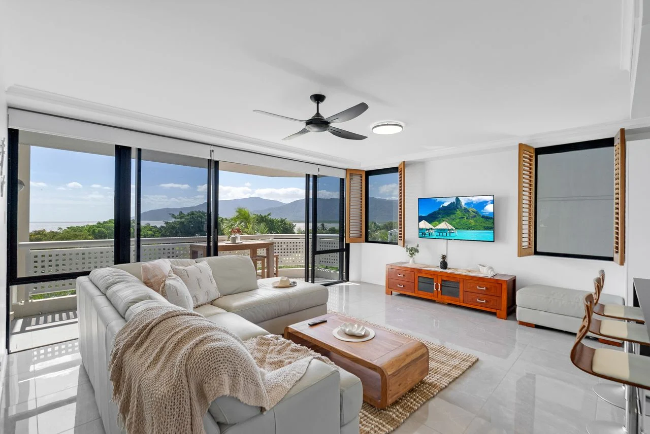 Rydges Plaza Esplanade 54 with stunning ocean views