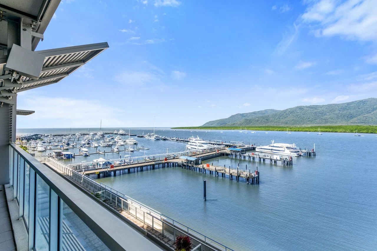 25 Harbour Lights with Magical Water Views